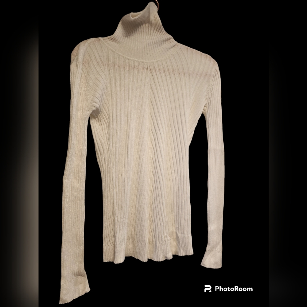 Women's lightweight turtleneck sweater